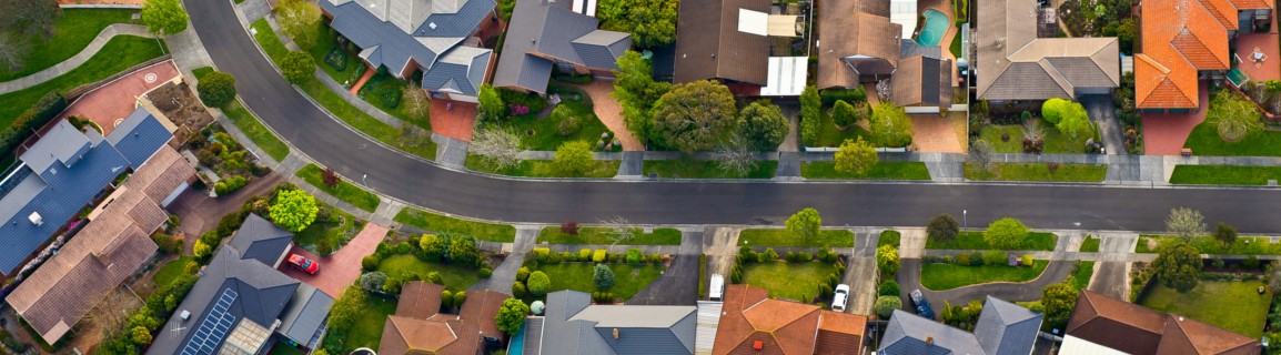 Suburb with homes in Melbourne.